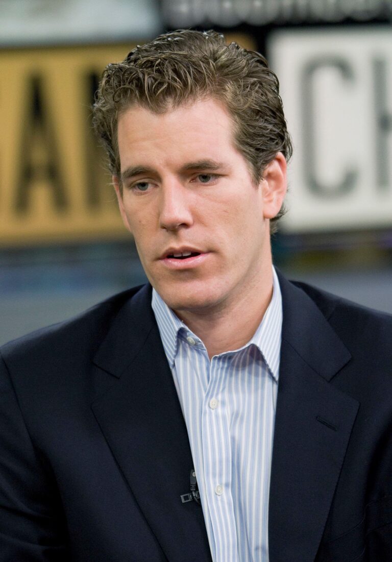 (crypto-Cameron Winklevoss)-crypto-Cameron Winklevoss-net-worth-social-media-news.jpg.