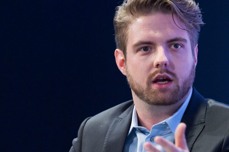 (crypto-Peter Smith)-crypto-Peter Smith-net-worth-social-media-news.jpg.